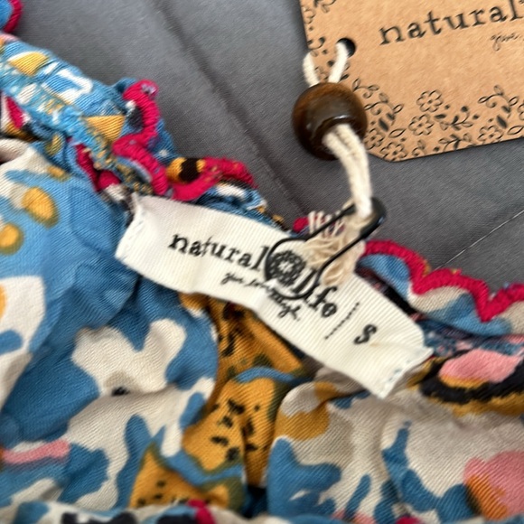 Natural Life S New Embroidered Harley Top Blue Tan Pink Floral Boho Tank Flower - Picture 8 of 8